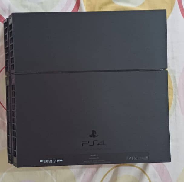 Ps4 500gb with 1 dual shock controller 2