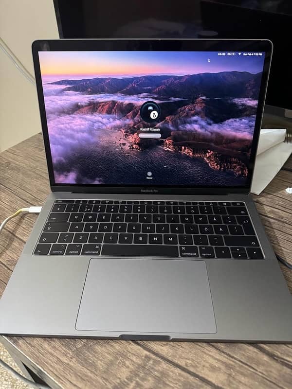 Apple MacBook Pro 2017 13 Inch 2