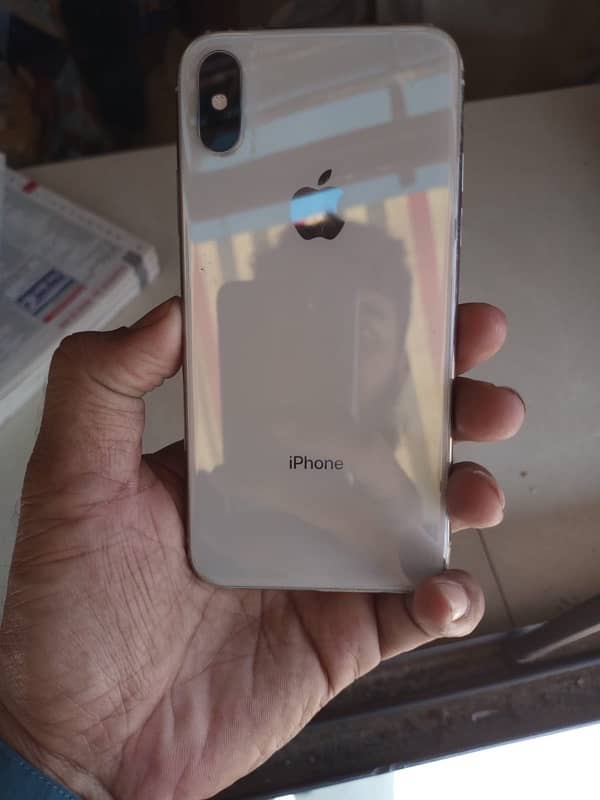 iPhone xs 64GB PTA Approved 0