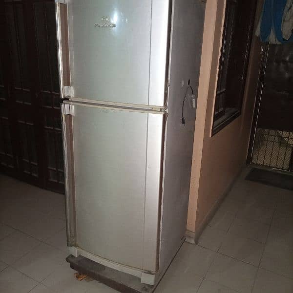 fridge 2 door doulance company for sale good condition 3