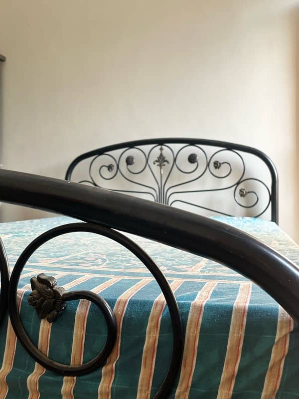 Rod iron bed - Queen size bed 2