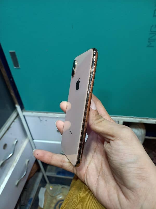 IPhone xs 64gb factory unlock water pack pta non 1