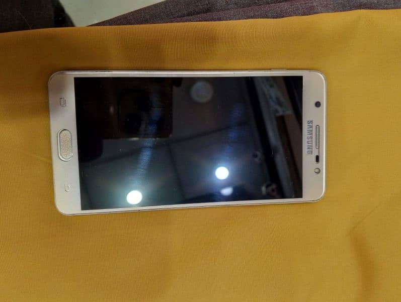 Samsung Galaxy j7 1