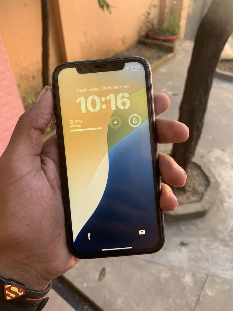 iPhone 11 64GB NON PTA 7