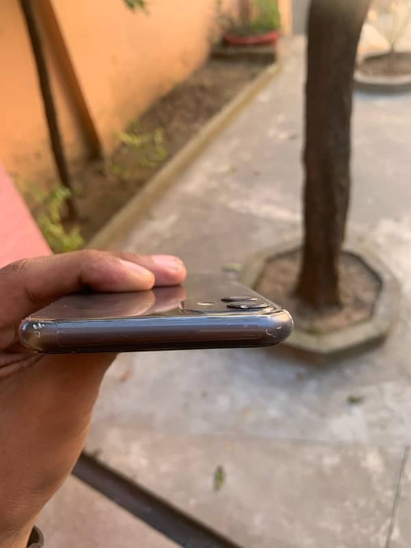 iPhone 11 64GB NON PTA 10