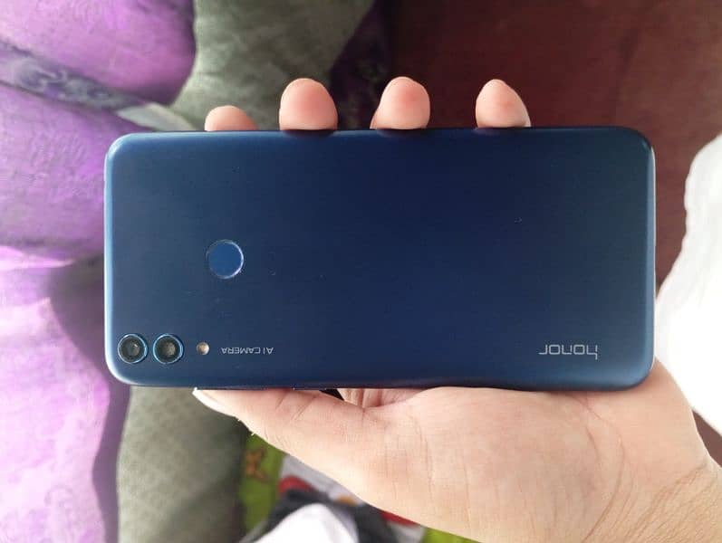 Honor 8C 3