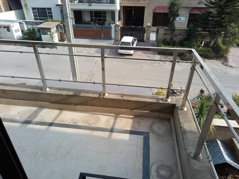 500 Sq Yard Upper Portion Available For Rent 31