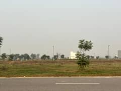 PHASE 8 BLOCK Z3 PLOT NO 741/2 PRICE 88 LAC