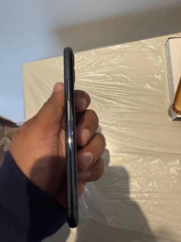 Apple iphone 11 pro 64gb 2