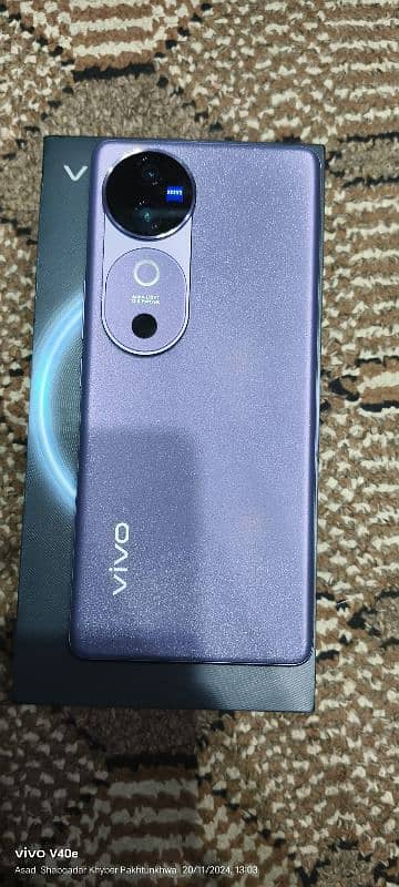 Vivo v40 5g 1