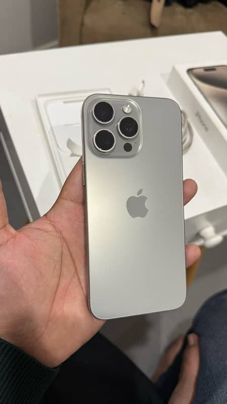 iphone 15 pro max 256 factory unlocked Lush 10/10 3