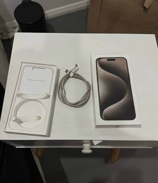 iphone 15 pro max 256 factory unlocked Lush 10/10 7