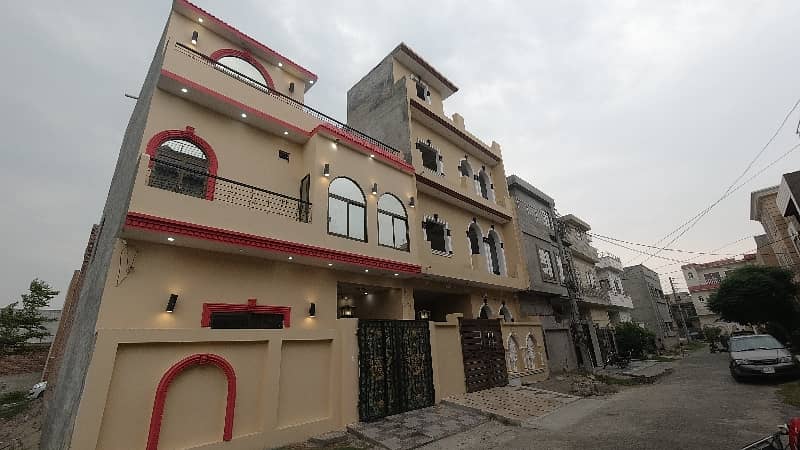 A Centrally Located House Is Available For Sale In Lahore 1