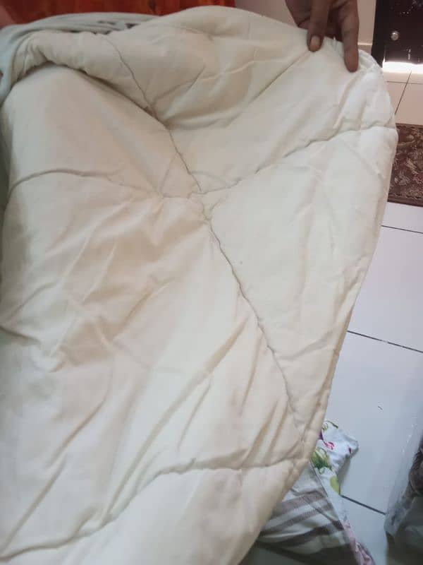 selling comforter king size 0