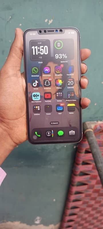 iphone xs max. contact no call & wtsp 03121424450. urgent sale. 4