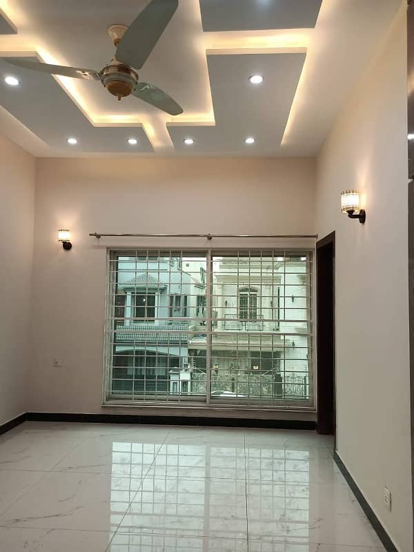 10 Marla Upper Portion For Rent in Bahria Town Lahore. 8