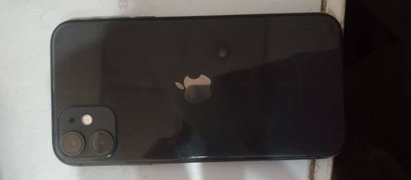 iphone 11 NON PTA Lush condition with original charger 4