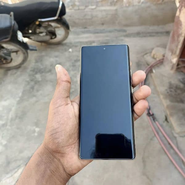 Tecno spark 20 pro plus 7