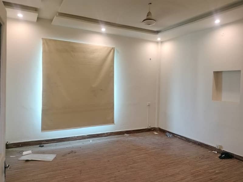 4 Marla 2nd Floor Office For Rent In DHA Phase 1,Block K, Affordable price Lahore. 2