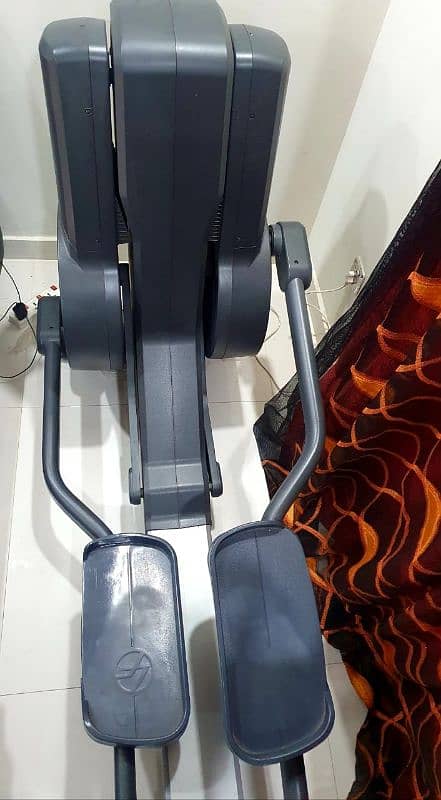 life fitness commercial elliptical 2