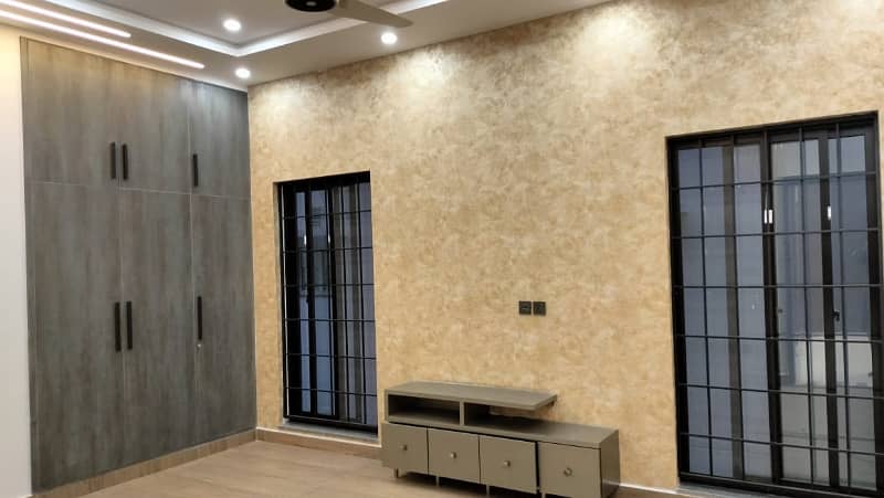 Unoccupied House Of 10 Marla Is Available For rent In Bahria Town 9