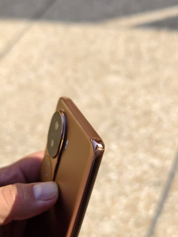 Vivo V40e 8/256 Bronze 7