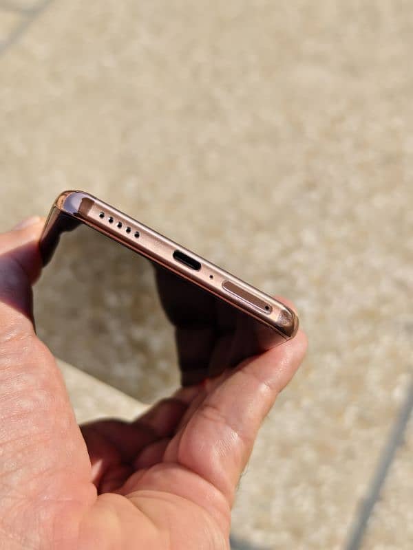 Vivo V40e 8/256 Bronze 9