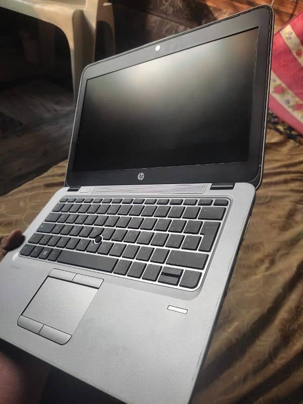 Core i5 Hp elitebook 820 G3 6th generation 1