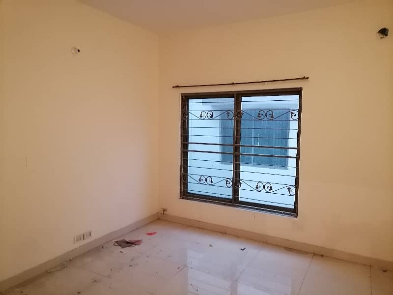 Prominently-Located House Available In Askari 10 For sale 5