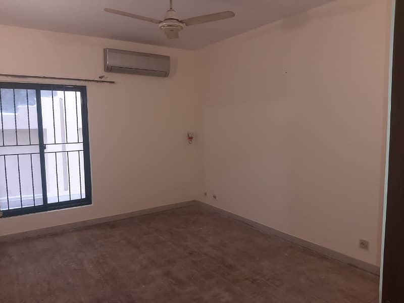 11 marla 4bed house available for sale in eden defence near dha phase 1 D block 6