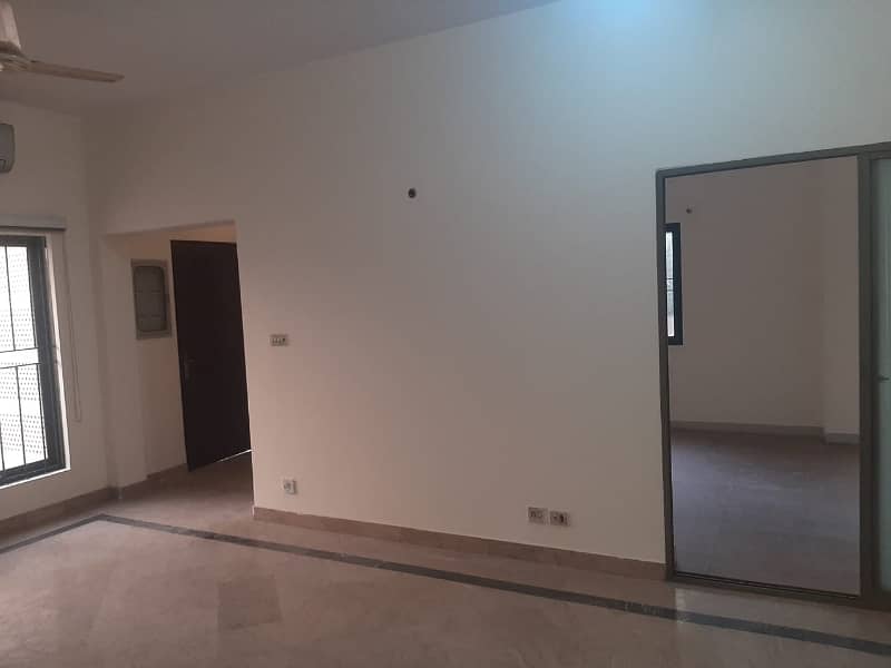 11 marla 4bed house available for sale in eden defence near dha phase 1 D block 10