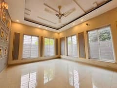 1 KANAL MODERN DESIGN BASMENT HOUSE FOR SALE DHA Phase 7 LAHORE