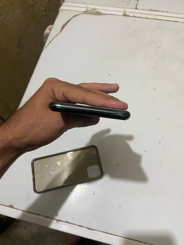 iphone 11pro max 64gb pta proved 3