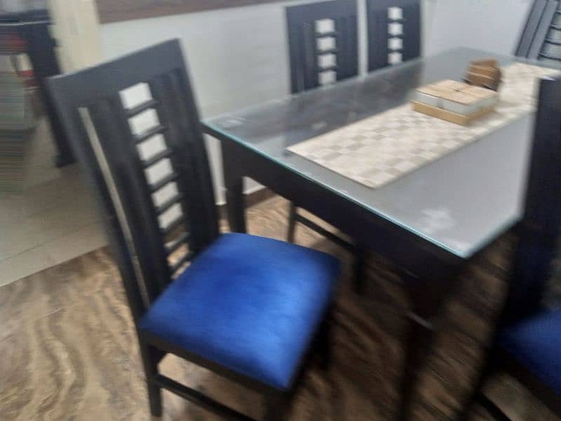 dining table available 4