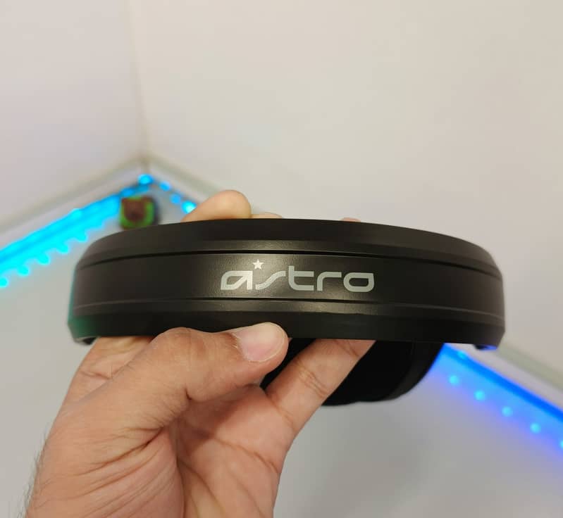 GAMEING HEADPHONR ASTRO A10 1