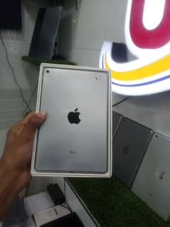 ipad mini 5 64gb with box condition 10by10