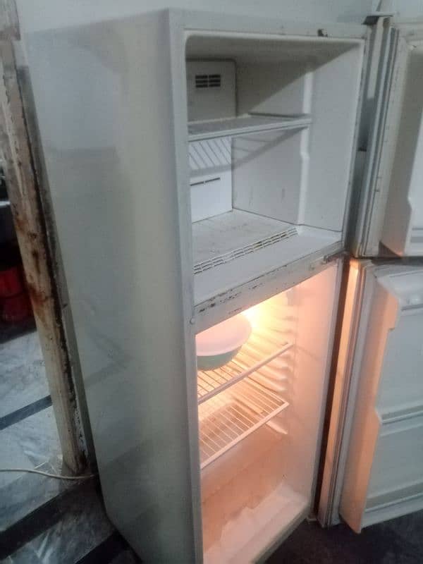 DAWLANCE Fridge For Sale 1