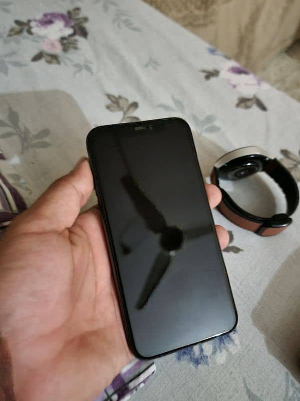 iphone 11pro 256gb pta approved 2