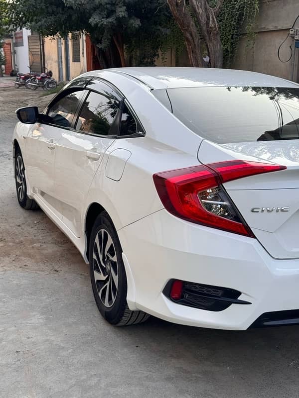 Honda Civic Oriel 2018 6