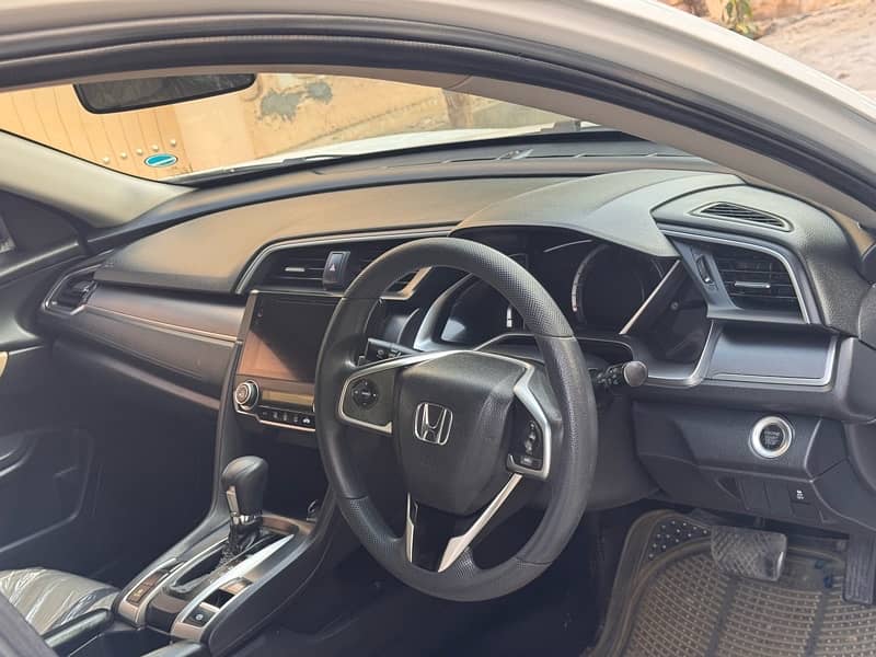 Honda Civic Oriel 2018 10