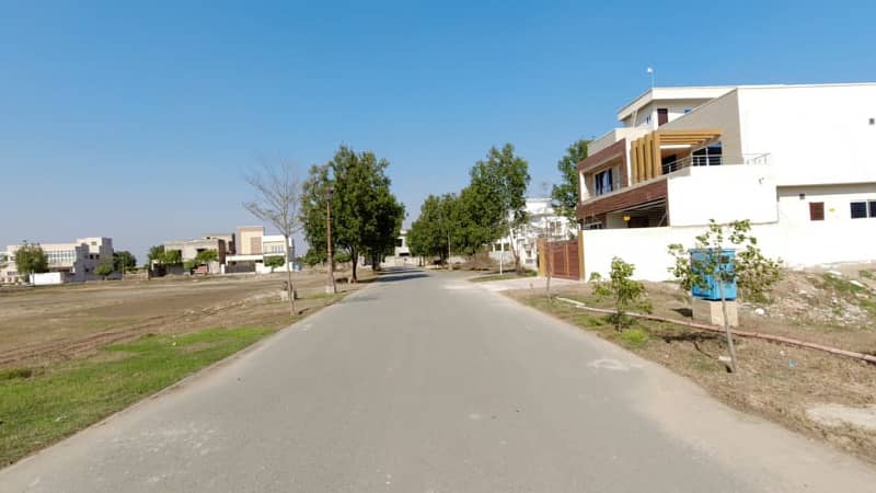 10 Marla Residential Plot For Sale In Lake City - Sector M-6 Lahore 6