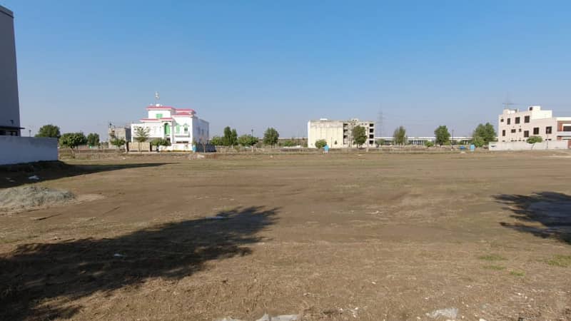 10 Marla Residential Plot For Sale In Lake City - Sector M-6 Lahore 8