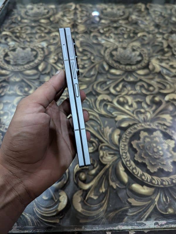 Samsung Z Fold 6 Silver PTA 1