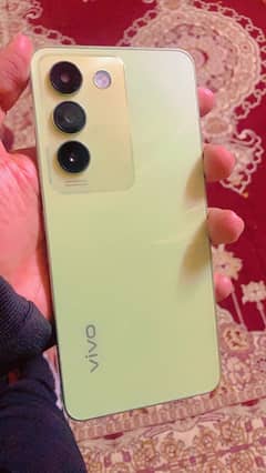 Vivo y100