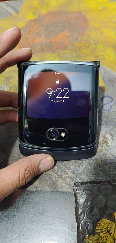 Moto Razr(2020)5G 4