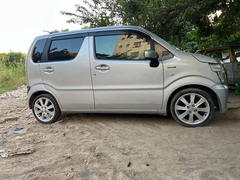 Suzuki Wagon R Hybrid FX 17/24 5