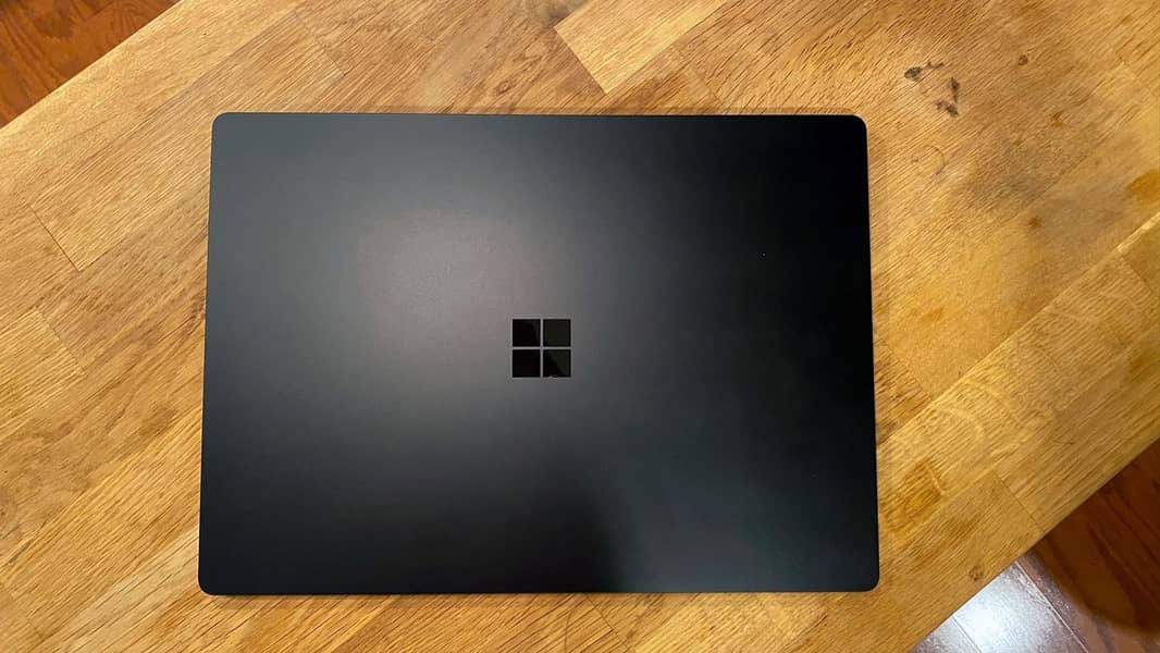 Black Surface Laptop 3 - 10th Gen (03226682445) 1