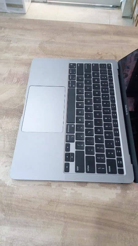 Macbook Air A2337 8Gb and  512Gb SSD 2K USED 5