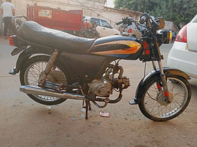 jailing company ki bike ha son genuine condition saf sutri bike ha 7