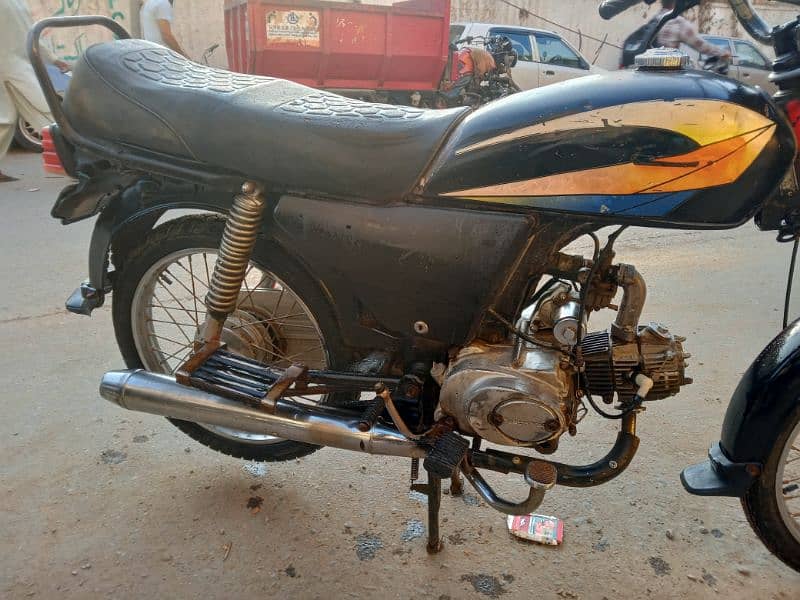 jailing company ki bike ha son genuine condition saf sutri bike ha 8